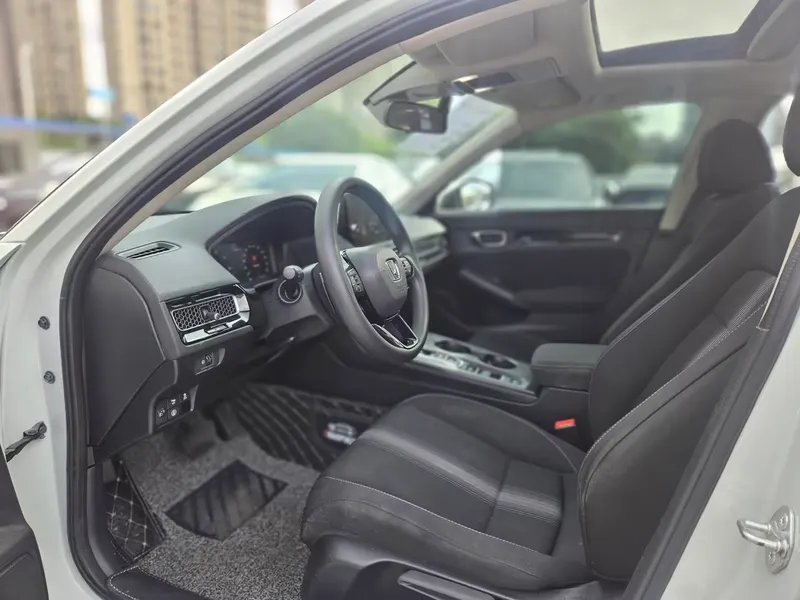 2023 Honda Civic e:HEV 2.0L eHEV — interior photograph 5 of 9