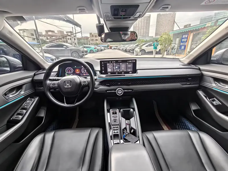 2023 Honda Accord e:PHEV 2.0L ePHEV Smart — interior photograph 5 of 9