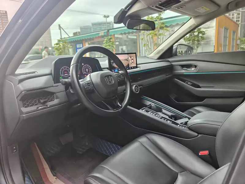 2023 Honda Accord e:PHEV 2.0L ePHEV Smart — interior photograph 6 of 9