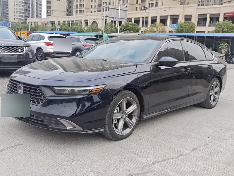 2025 Honda Accord e:PHEV 2.0L ePHEV Premium — exterior photograph 3 of 9