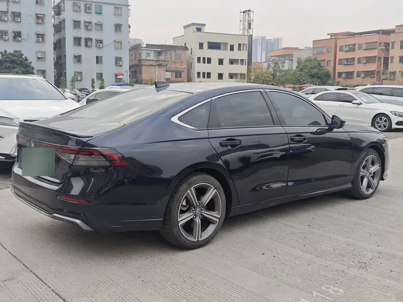 2025 Honda Accord e:PHEV 2.0L ePHEV Premium — exterior photograph 7 of 9