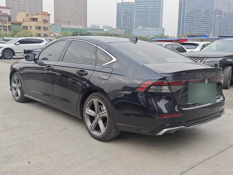 2025 Honda Accord e:PHEV 2.0L ePHEV Premium — exterior photograph 8 of 9