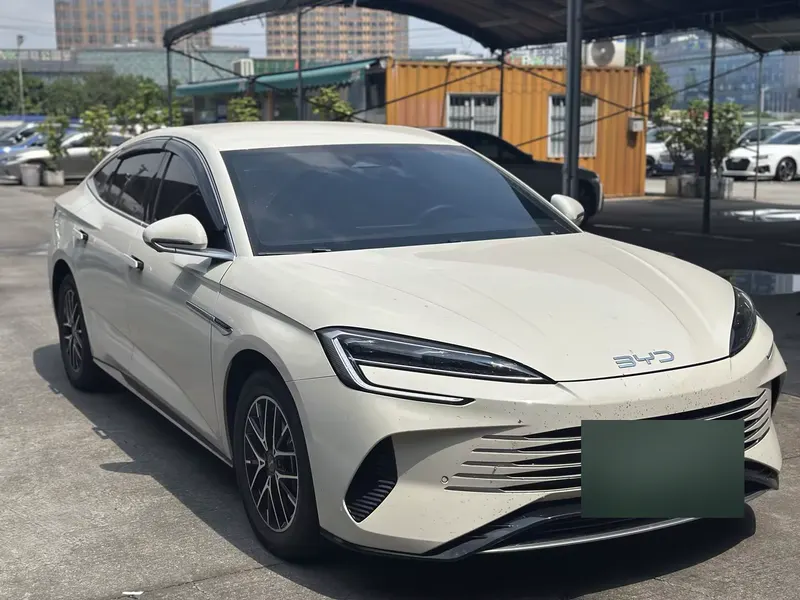 2025 BYD Seal 07 DM-i 1.5L 70km Elite — exterior photograph 3 of 9