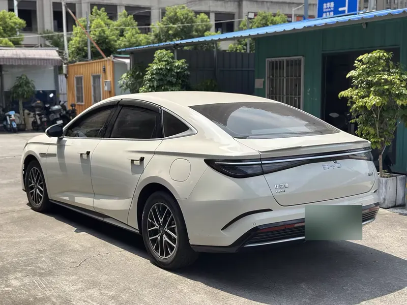 2025 BYD Seal 07 DM-i 1.5L 70km Elite — exterior photograph 7 of 9
