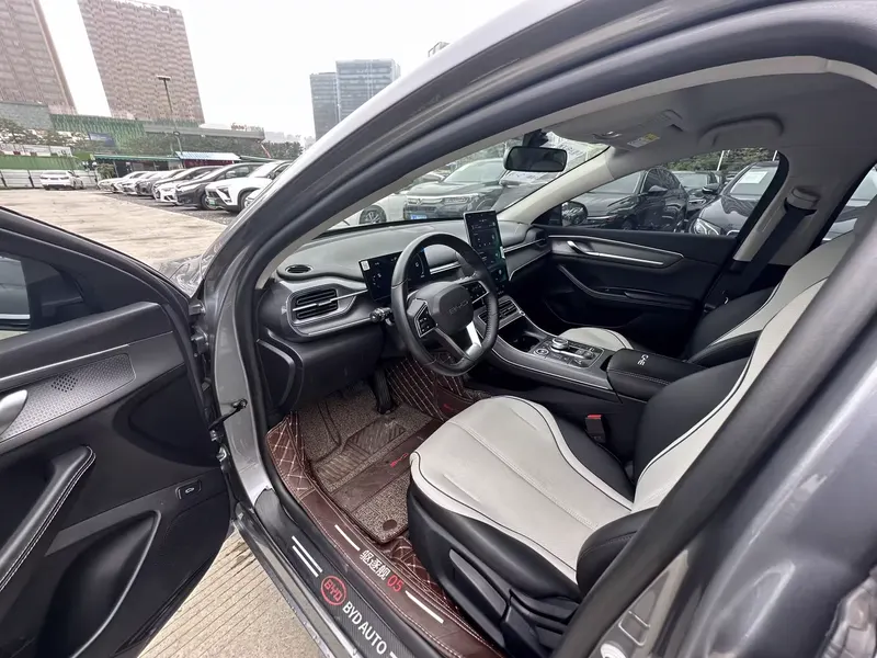 2024 BYD Destroyer 05 DM-i Honor 55KM Luxury — interior photograph 4 of 9
