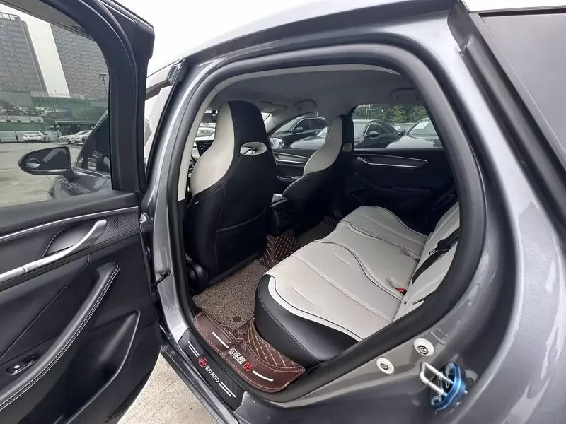 2024 BYD Destroyer 05 DM-i Honor 55KM Luxury — interior photograph 5 of 9